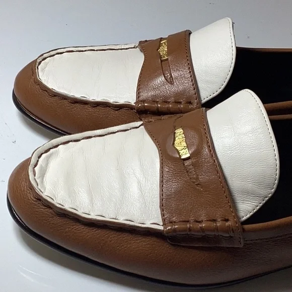 Penny Loafer (Women)
Veronica Beard
Women - Picture 11 of 15